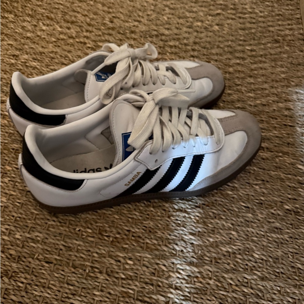 Sambas size 8